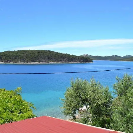 Spacious Sea-front In With Sea View Molat