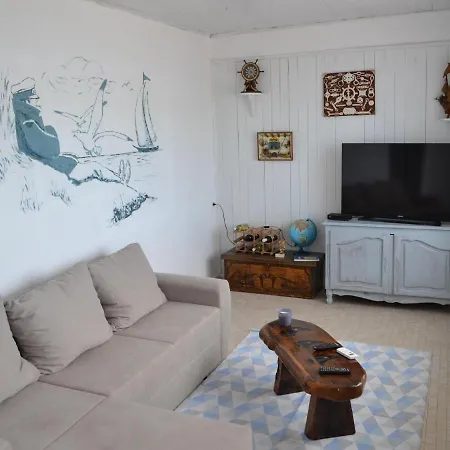 Apartment Spacious Sea-front In With Sea View