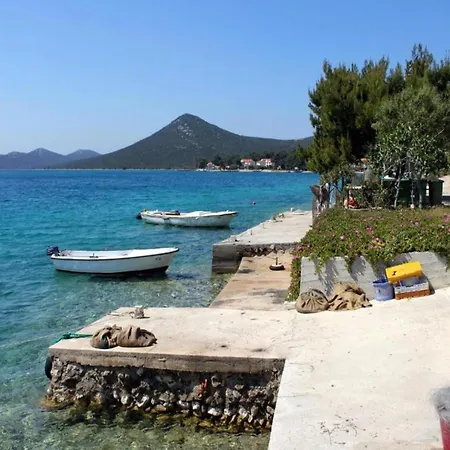 Spacious Sea-front In With Sea View